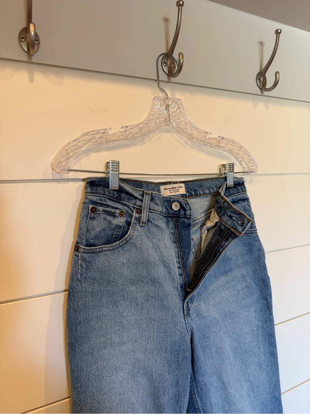 Abercrombie and Fitch 90s Straight Ultra High Rise Size 27/4R - Picture 6 of 8